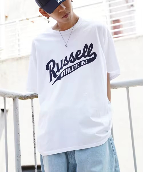 تي شيرت أبيض بتصميم كلاسيكي عل - مراجعة Streetwear Brand Logo وسعره